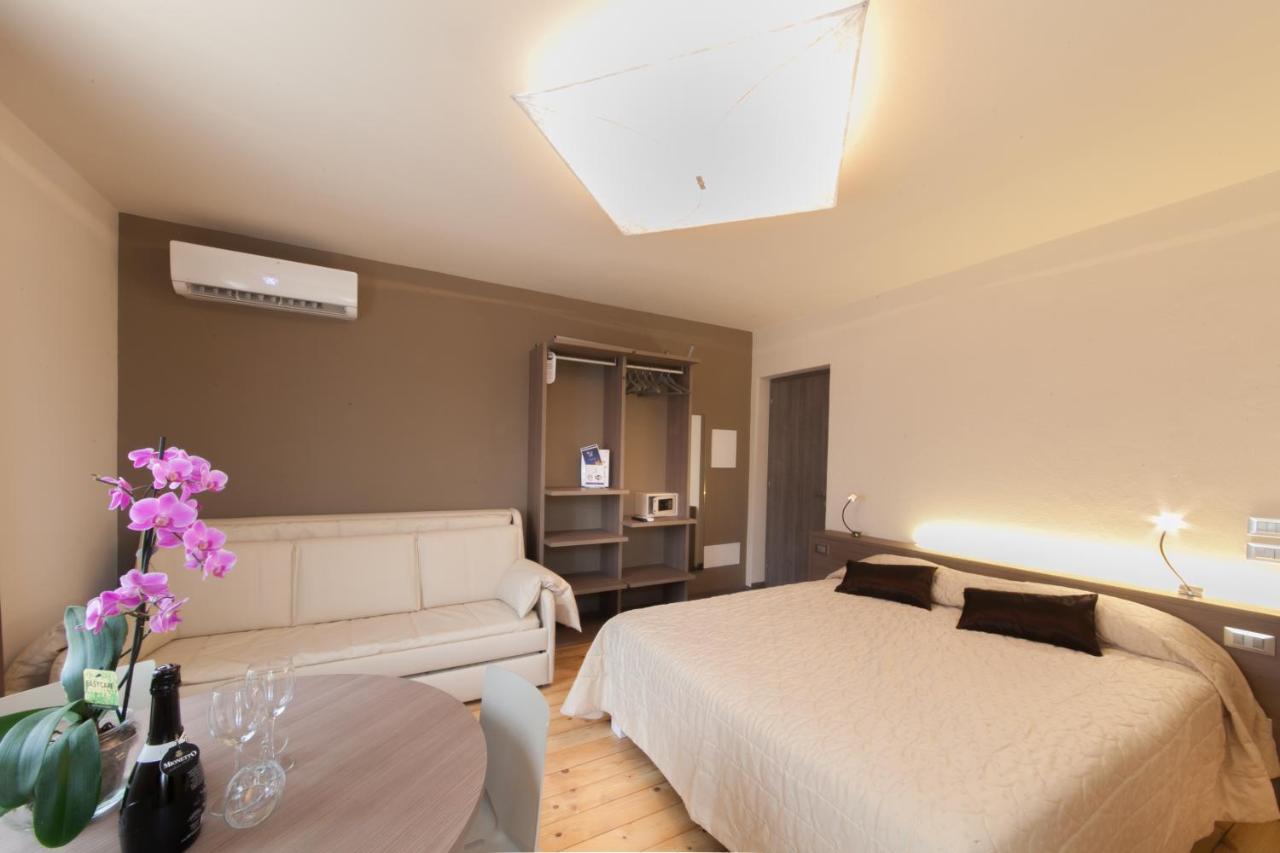 International Rooms & Apartments Sirmione Exterior photo