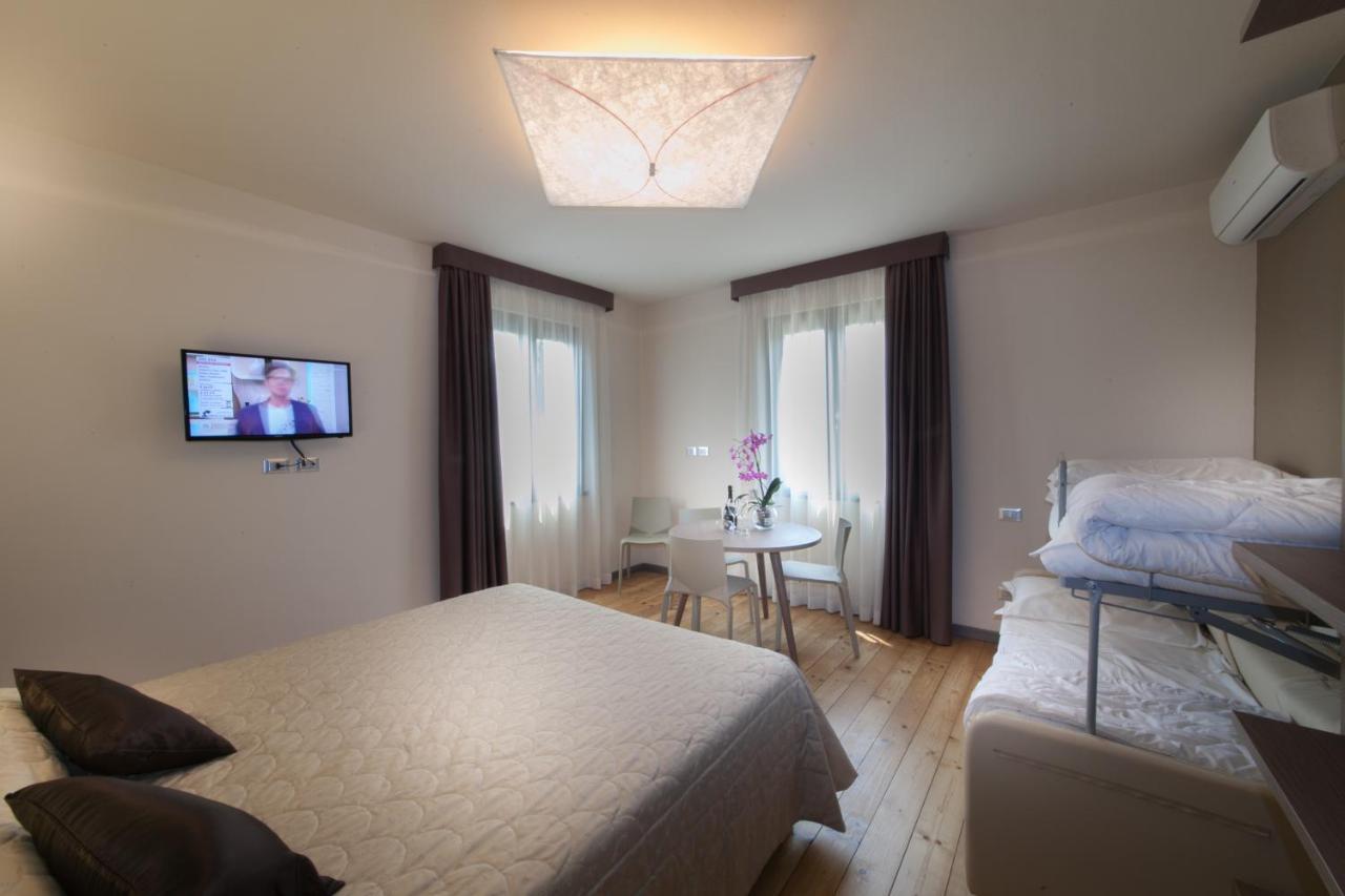 International Rooms & Apartments Sirmione Exterior photo