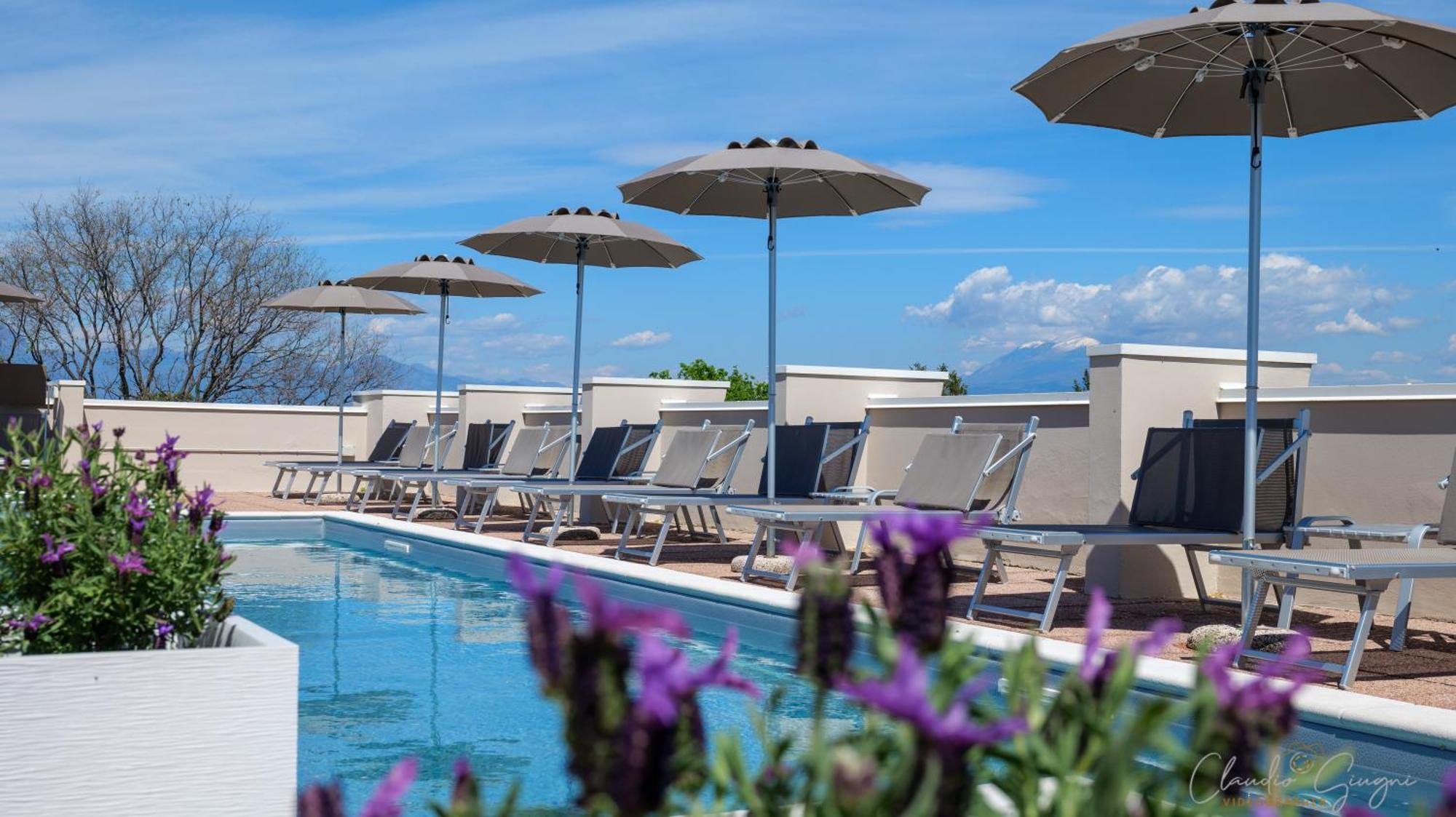 International Rooms & Apartments Sirmione Exterior photo