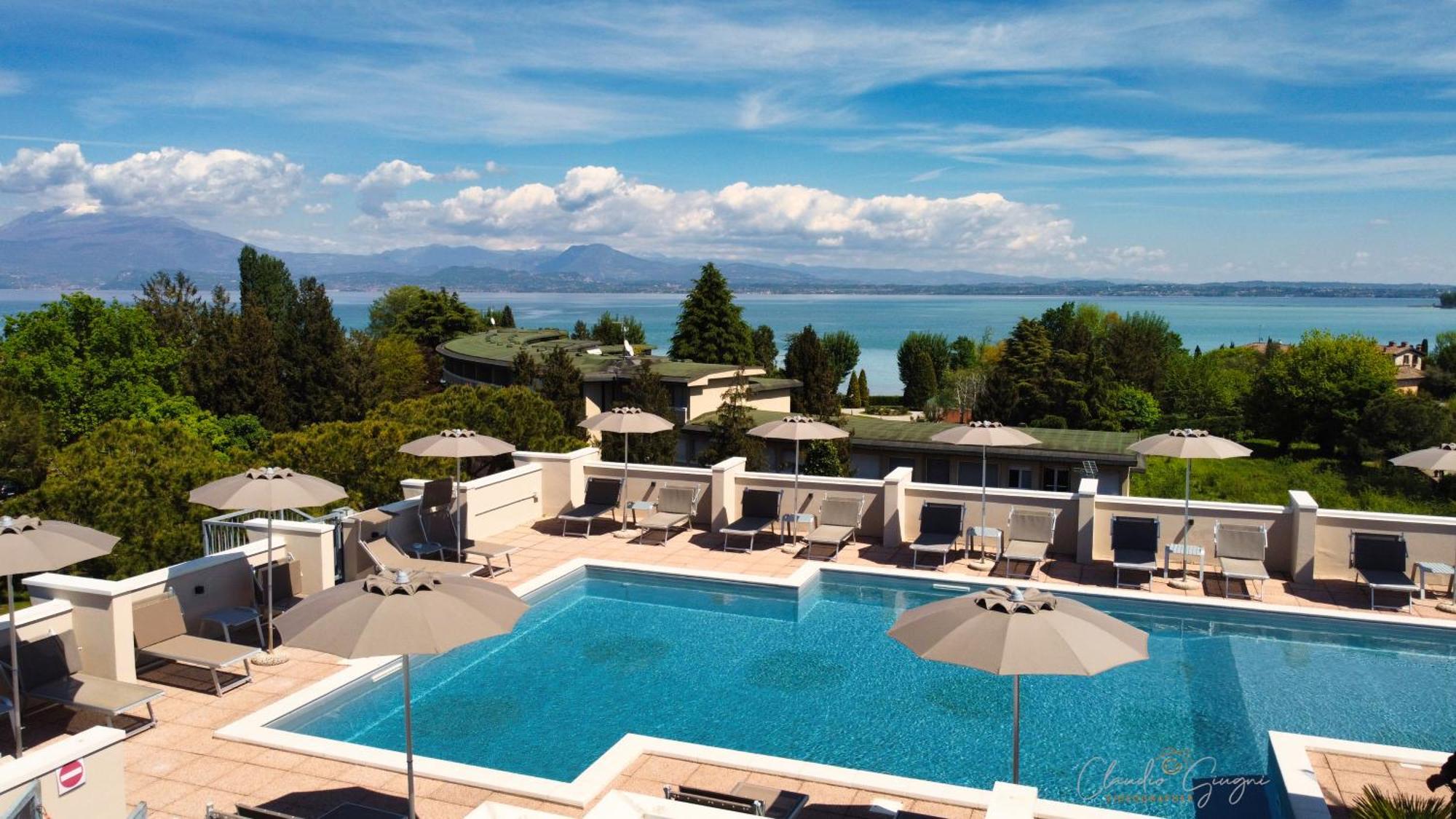 International Rooms & Apartments Sirmione Exterior photo
